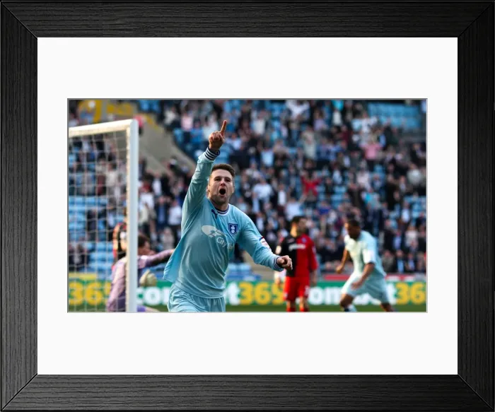Framed Print : Oliver Norwood Scores Coventry City's Second Goal Against Portsmouth in Npower Championship (24-03-2012, Ricoh Arena)
