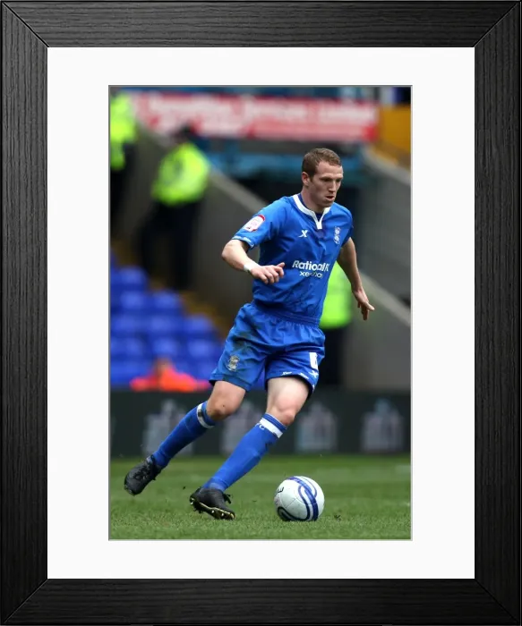 Framed Print : Peter Ramage Faces Off Against Birmingham City in Intense Npower Championship Clash at Ashton Gate (09-04-2012) Framed Print : Peter Ramage Faces Off Against Birmingham City in Intense Npower Championship Clash at Ashton Gate (09-04-2012)
