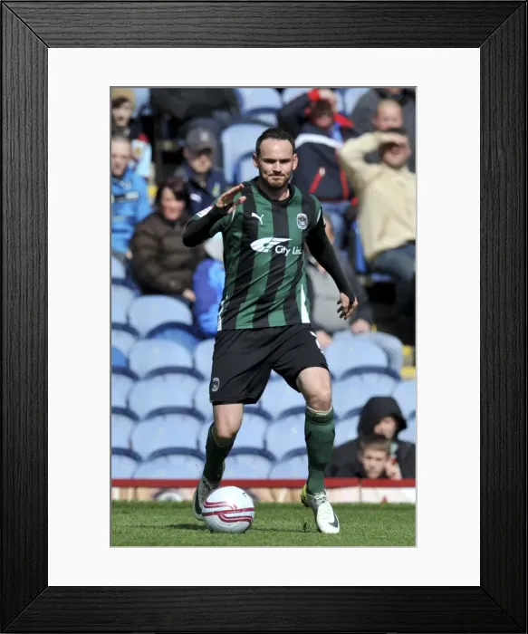 Framed Print : Npower Championship Showdown: Coventry City vs Burnley at Turf Moor (April 2012) Framed Print : Npower Championship Showdown: Coventry City vs Burnley at Turf Moor (April 2012)