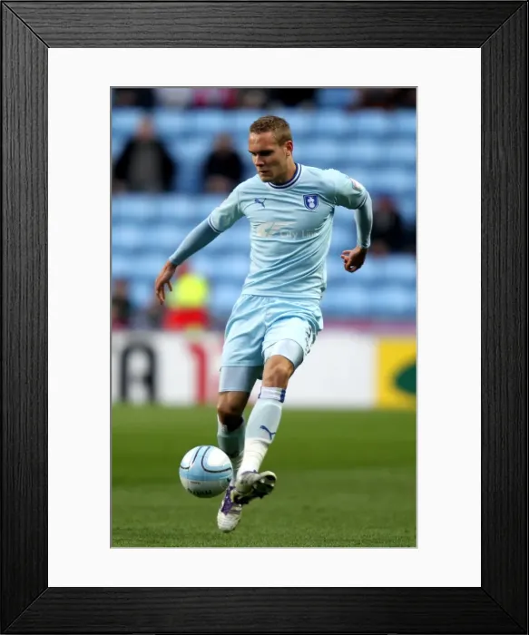 Framed Print : Chris Hussey in Action: Coventry City vs Millwall, Npower Championship (17-04-2012) Framed Print : Chris Hussey in Action: Coventry City vs Millwall, Npower Championship (17-04-2012)
