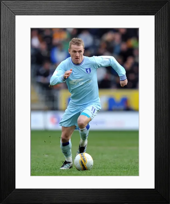 Framed Print : Gary McSheffrey in Action for Coventry City vs Hull City, Npower Championship (31-03-2012, KC Stadium) Framed Print : Gary McSheffrey in Action for Coventry City vs Hull City, Npower Championship (31-03-2012, KC Stadium)