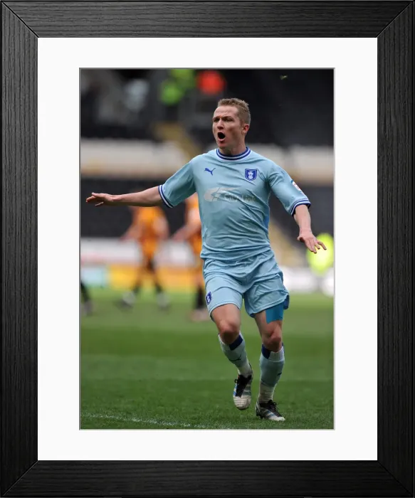 Framed Print : Gary McSheffrey in Action: Coventry City vs. Hull City, Npower Championship (31-03-2012) Framed Print : Gary McSheffrey in Action: Coventry City vs. Hull City, Npower Championship (31-03-2012)