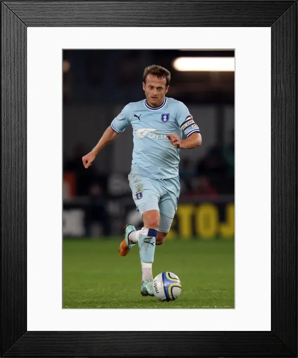 Framed Print : Sammy Clingan Faces Off Against Cardiff City at Npower Championship (21-03-2012) Framed Print : Sammy Clingan Faces Off Against Cardiff City at Npower Championship (21-03-2012)