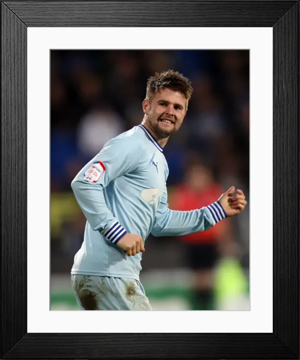 Framed Print : Oliver Norwood in Action: Coventry City vs. Cardiff City, Npower Championship (21-03-2012) Framed Print : Oliver Norwood in Action: Coventry City vs. Cardiff City, Npower Championship (21-03-2012)