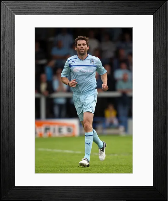 Framed Print : Kevin Kilbane Leads Coventry City in Pre-Season Friendly at De Montfort Park Against Hinckley United