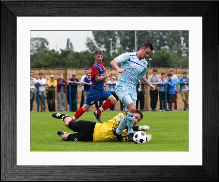 Framed Print : Coventry City's Roy O'Donovan Outsmarts Hinckley United's Goalkeeper during Pre-Season Friendly