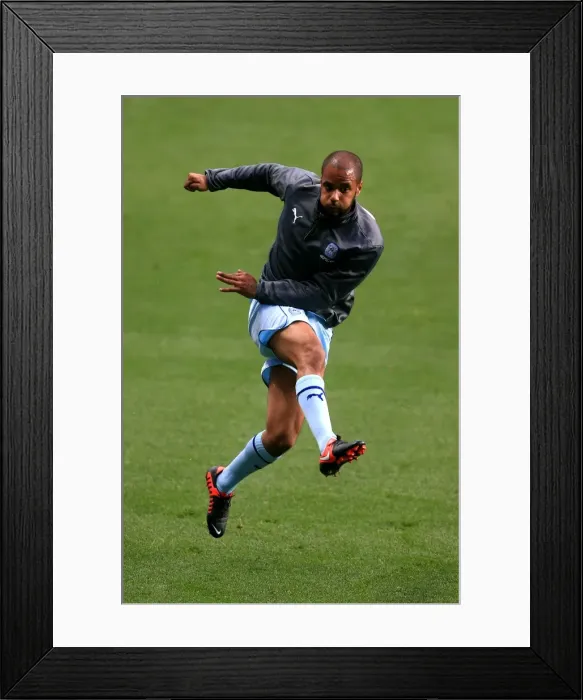 Framed Print : John McGoldrick Gears Up: Coventry City vs. Burton Albion in Johnstones Paint Trophy Showdown at Ricoh Arena