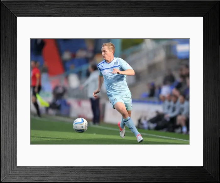 Framed Print : Gary McSheffrey in Action: Coventry City vs Oldham Athletic, Football League One (September 29, 2012) Framed Print : Gary McSheffrey in Action: Coventry City vs Oldham Athletic, Football League One (September 29, 2012)