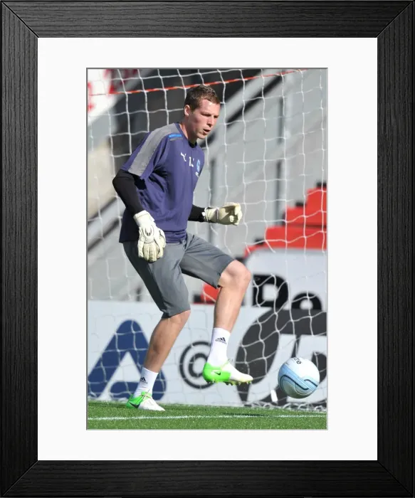 Framed Print : Coventry City FC's Chris Dunn Prepares for Oldham Athletic Clash at Boundary Park Framed Print : Coventry City FC's Chris Dunn Prepares for Oldham Athletic Clash at Boundary Park