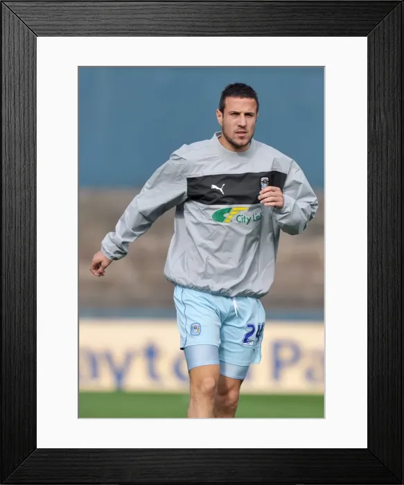 Framed Print : Richard Wood of Coventry City FC in Pre-Match Warm-Up at Oldham Athletic's Boundary Park (Npower League One) Framed Print : Richard Wood of Coventry City FC in Pre-Match Warm-Up at Oldham Athletic's Boundary Park (Npower League One)
