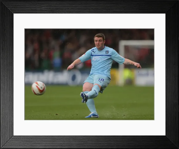 Framed Print : John Fleck in Action: Coventry City vs Swindon Town (Npower League One, 13-10-2012) Framed Print : John Fleck in Action: Coventry City vs Swindon Town (Npower League One, 13-10-2012)