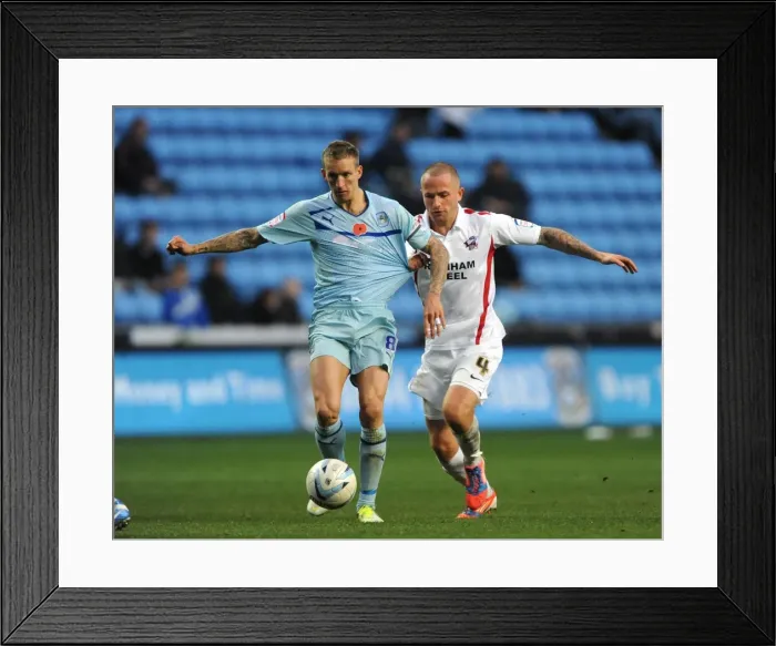 Framed Print : Battle for Supremacy: Coventry City vs Scunthorpe United in Npower League One Framed Print : Battle for Supremacy: Coventry City vs Scunthorpe United in Npower League One