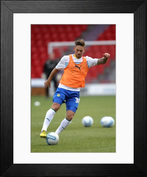 Framed Print : James Bailey in Action: Coventry City vs Doncaster Rovers, Football League One (December 15, 2012) - Keepmoat Stadium Framed Print : James Bailey in Action: Coventry City vs Doncaster Rovers, Football League One (December 15, 2012) - Keepmoat Stadium