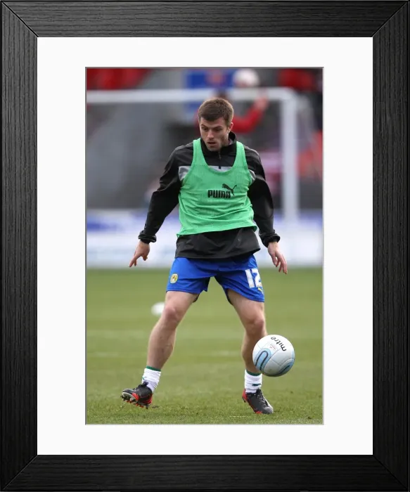 Framed Print : Steven Jennings of Coventry City Faces Off Against Doncaster Rovers at Keepmoat Stadium (Npower Football League One, December 15, 2012) Framed Print : Steven Jennings of Coventry City Faces Off Against Doncaster Rovers at Keepmoat Stadium (Npower Football League One, December 15, 2012)