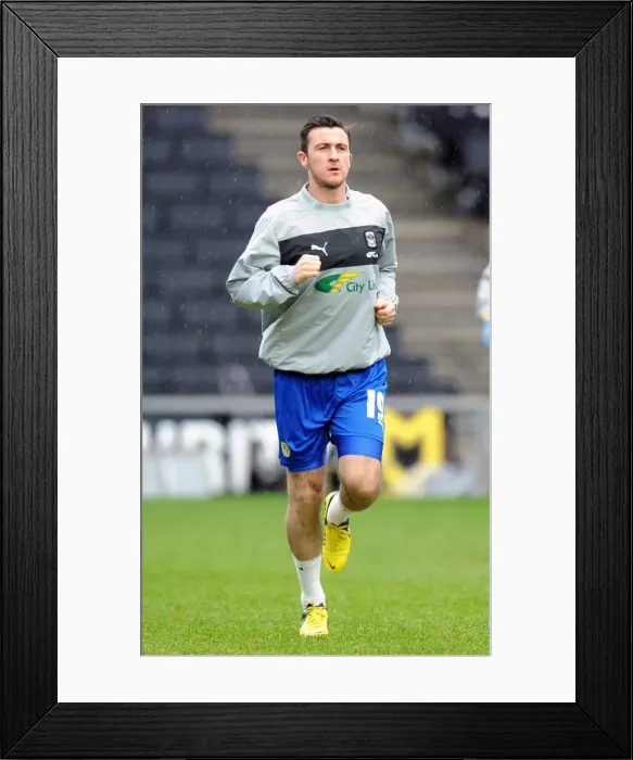 Framed Print : Roy O'Donovan Leads Coventry City Against MK Dons at StadiumMK (Npower League One - December 29, 2012) Framed Print : Roy O'Donovan Leads Coventry City Against MK Dons at StadiumMK (Npower League One - December 29, 2012)