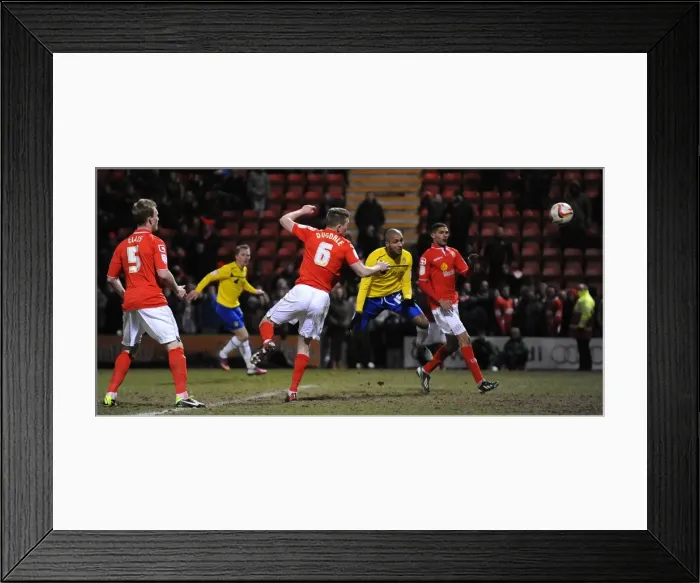 Framed Print : Leon Clarke Scores Coventry City's Second Goal in Johnstones Paint Trophy Final vs Crewe Alexandra Framed Print : Leon Clarke Scores Coventry City's Second Goal in Johnstones Paint Trophy Final vs Crewe Alexandra