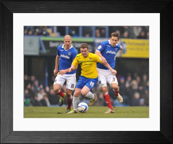 Framed Print : John Fleck Denies Portsmouth: Coventry City's Key Moment in Npower League One Victory at Fratton Park