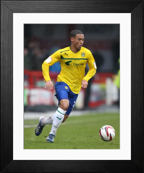 Framed Print : Jordan Clarke in Action: Coventry City vs Crawley Town, Npower League One, April 13, 2013 Framed Print : Jordan Clarke in Action: Coventry City vs Crawley Town, Npower League One, April 13, 2013