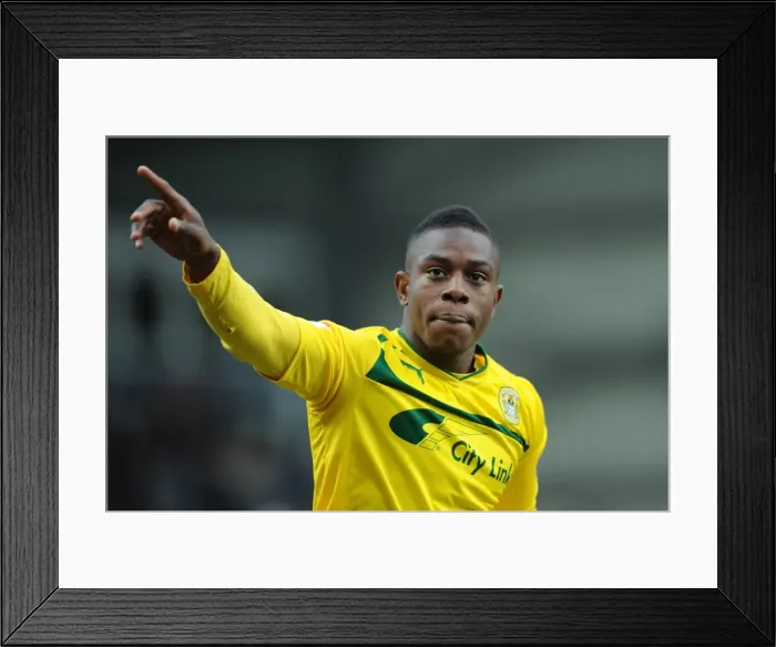 Framed Print : Coventry City's Franck Moussa Scores Thrilling Goal: Victory Over Notts County (Npower League One, Meadow Lane) Framed Print : Coventry City's Franck Moussa Scores Thrilling Goal: Victory Over Notts County (Npower League One, Meadow Lane)