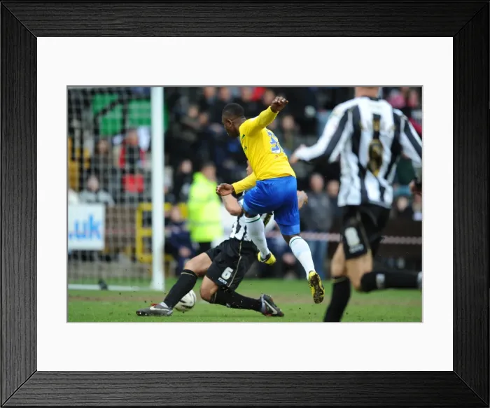 Framed Print : Franck Moussa Scores Coventry City's Equalizer at Notts County (April 27, 2013)