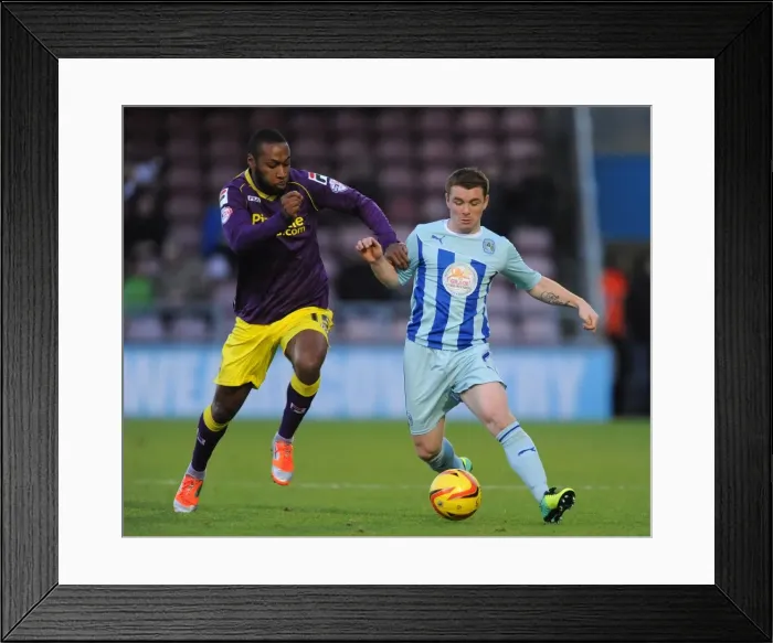 Framed Print : Battle for the Ball: Coventry City vs Notts County - John Fleck vs Youann Arquin in Sky Bet League One Framed Print : Battle for the Ball: Coventry City vs Notts County - John Fleck vs Youann Arquin in Sky Bet League One