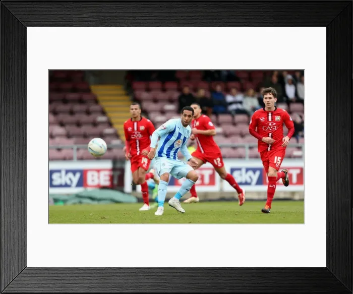Framed Print : Anton Robinson in Action: Coventry City vs Milton Keynes Dons (Sky Bet League One, 2014) Framed Print : Anton Robinson in Action: Coventry City vs Milton Keynes Dons (Sky Bet League One, 2014)