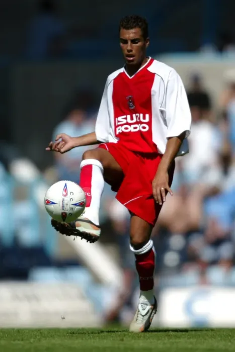 Framed Print : Action-Packed Moment: Yazid Mansouri Faces Off Against Wolverhampton Wanderers (02-08-2003) Framed Print : Action-Packed Moment: Yazid Mansouri Faces Off Against Wolverhampton Wanderers (02-08-2003)