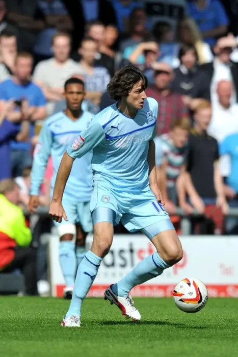 Framed Print : Adam Barton in Action: Coventry City vs Crewe Alexandra, Football League One (September 1, 2012) Framed Print : Adam Barton in Action: Coventry City vs Crewe Alexandra, Football League One (September 1, 2012)