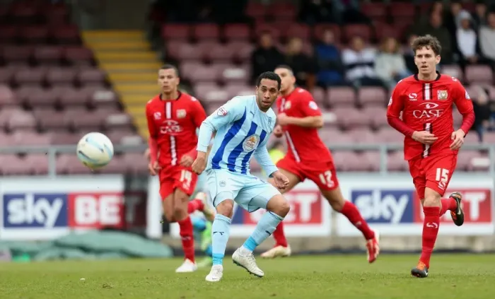 Framed Print : Anton Robinson in Action: Coventry City vs Milton Keynes Dons (Sky Bet League One, 2014) Framed Print : Anton Robinson in Action: Coventry City vs Milton Keynes Dons (Sky Bet League One, 2014)