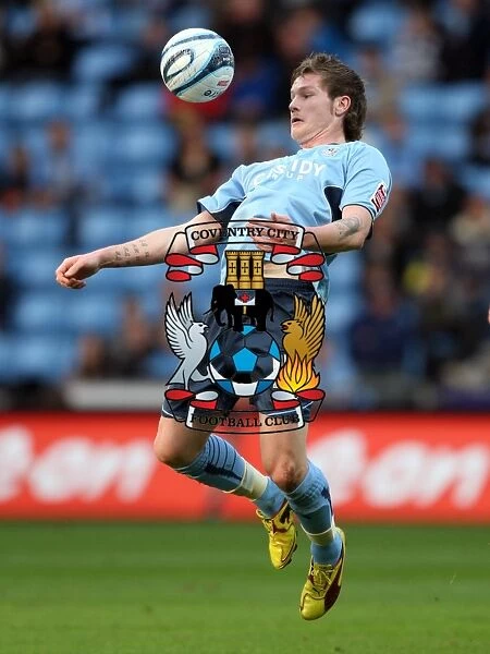 Aron Gunnarsson in Action for Coventry City against Reading at Ricoh Arena (Championship 2009)