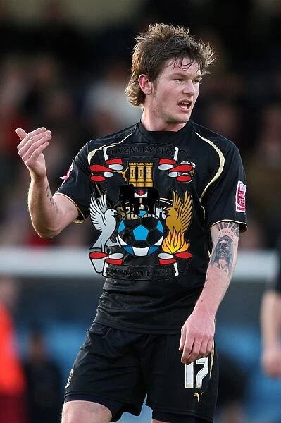 Aron Gunnarsson in Action: Coventry City vs. Scunthorpe United (Championship, 06-12-2009)