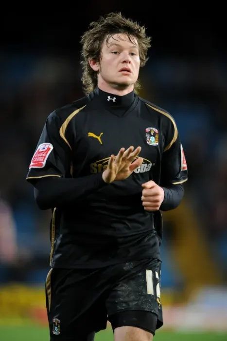 Framed Print : Aron Gunnarsson of Coventry City Faces Off Against Crystal Palace in Championship Match at Selhurst Park (07-04-2009) Framed Print : Aron Gunnarsson of Coventry City Faces Off Against Crystal Palace in Championship Match at Selhurst Park (07-04-2009)