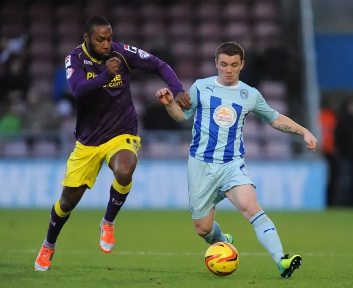 Framed Print : Battle for the Ball: Coventry City vs Notts County - John Fleck vs Youann Arquin in Sky Bet League One Framed Print : Battle for the Ball: Coventry City vs Notts County - John Fleck vs Youann Arquin in Sky Bet League One
