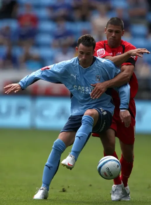 Framed Print : Battling for Supremacy: McIndoe vs. Walters in the Coca-Cola Championship Clash between Coventry City and Ipswich Town (09-08-2009) Framed Print : Battling for Supremacy: McIndoe vs. Walters in the Coca-Cola Championship Clash between Coventry City and Ipswich Town (09-08-2009)