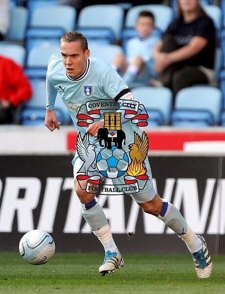 Chris Hussey in Action: Coventry City vs Nottingham Forest, Npower Championship (15-10-2011) - Ricoh Arena