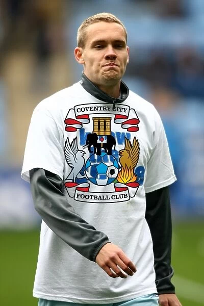 Chris Hussey's Pre-Match Warm-Up in Know the Score T-Shirt (Coventry City FC vs. Peterborough United, Npower Championship, Ricoh Arena, 07-04-2012)