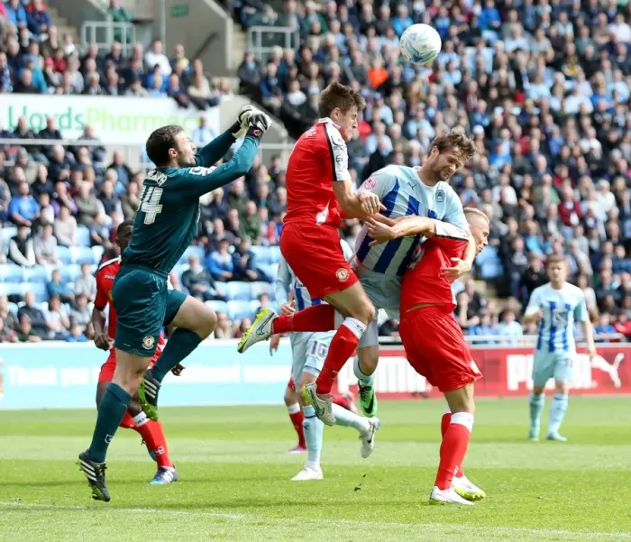 Framed Print : Clash of the Goalkeepers: Coventry City vs Crewe Alexandria - Sky Bet League One (Sky Bet League One: Coventry City vs Crewe Alexandria - Ricoh Arena)