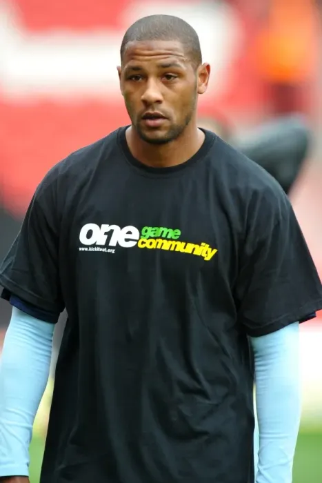 Framed Print : Clive Platt in Community T-Shirt: Coventry City vs. Burnley, Npower Championship (29-10-2011) Framed Print : Clive Platt in Community T-Shirt: Coventry City vs. Burnley, Npower Championship (29-10-2011)