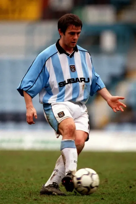 Framed Print : Coventry City FC vs Pakistan: David Thompson in Action (Friendly Match) Framed Print : Coventry City FC vs Pakistan: David Thompson in Action (Friendly Match)