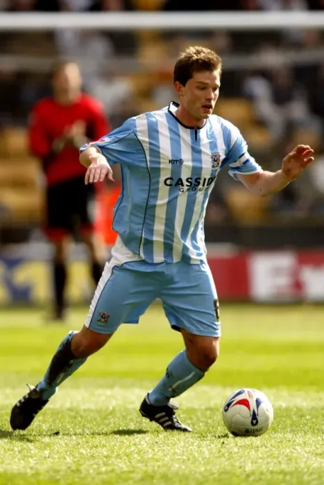 Framed Print : Coventry City vs. Wolverhampton Wanderers in Championship Clash: Stephen Hughes at Molineux Stadium (08-04-2006) Framed Print : Coventry City vs. Wolverhampton Wanderers in Championship Clash: Stephen Hughes at Molineux Stadium (08-04-2006)