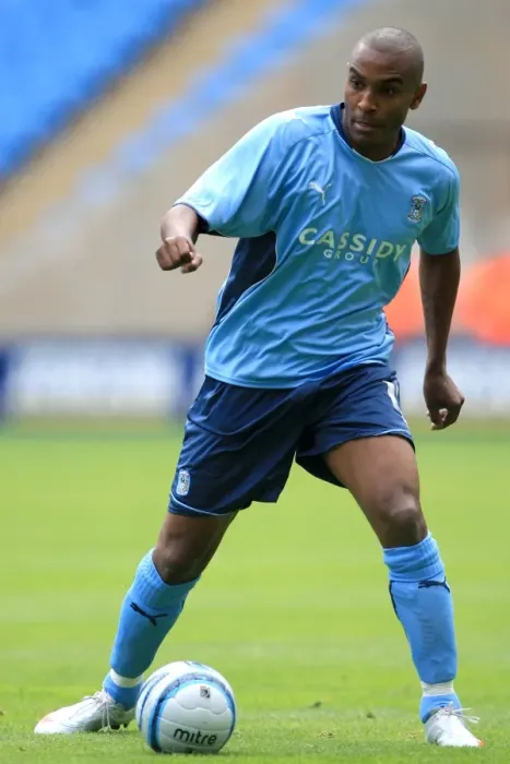 Framed Print : Coventry City vs Everton: Clinton Morrison at Ricoh Arena (Pre-Season Friendly, August 2, 2009) Framed Print : Coventry City vs Everton: Clinton Morrison at Ricoh Arena (Pre-Season Friendly, August 2, 2009)