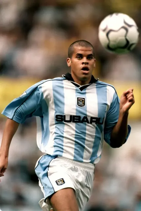 Framed Print : Coventry City vs Leeds United: Marcus Hall in Action (09-09-2000) Framed Print : Coventry City vs Leeds United: Marcus Hall in Action (09-09-2000)