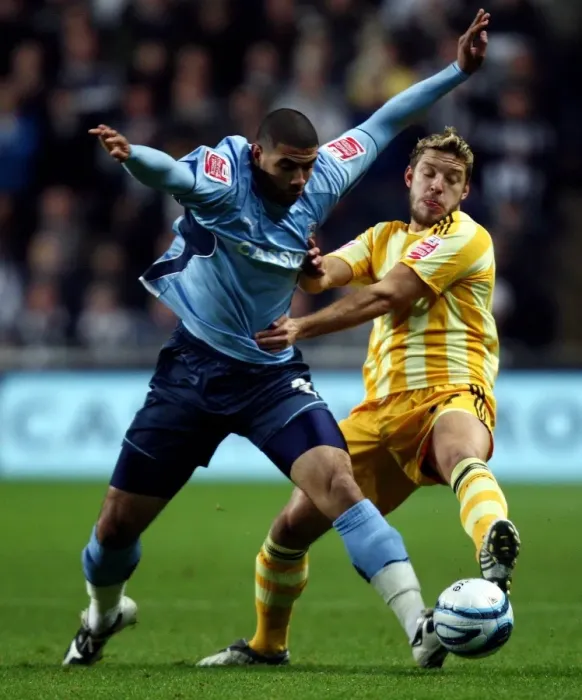 Framed Print : Coventry City vs Newcastle United: A Championship Battle - Leon Best vs Alan Smith at Ricoh Arena (December 2009) Framed Print : Coventry City vs Newcastle United: A Championship Battle - Leon Best vs Alan Smith at Ricoh Arena (December 2009)