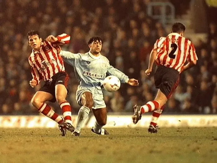 : Coventry City vs Southampton: A Premier League Battle - Richard Shaw in Action : Coventry City vs Southampton: A Premier League Battle - Richard Shaw in Action