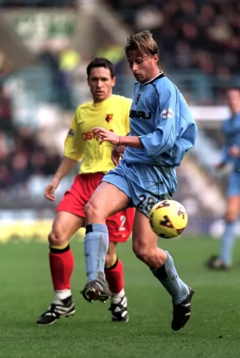 Framed Print : Coventry City vs Watford: Clash in Nationwide League Division One (09-12-2001) - Laurent Delorge in Action Framed Print : Coventry City vs Watford: Clash in Nationwide League Division One (09-12-2001) - Laurent Delorge in Action