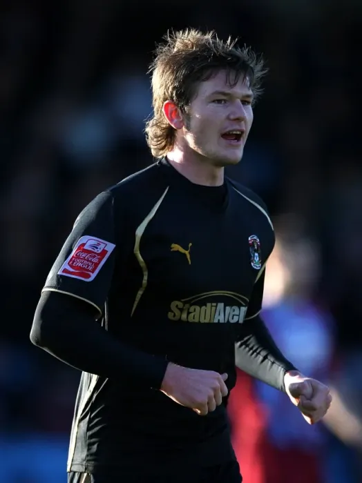 Framed Print : Coventry City's Aron Gunnarsson in Action: Championship Clash Against Scunthorpe United (06-12-2009) Framed Print : Coventry City's Aron Gunnarsson in Action: Championship Clash Against Scunthorpe United (06-12-2009)