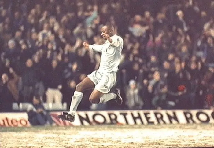  : Coventry City's Glory Days: Peter Ndlovu Scores the Fourth Goal Against Blackburn Rovers in the 1990s Premier League