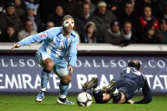 Framed Print : Coventry City's Leon Best Evades Zurab Khizanshvili in FA Cup Fifth Round Replay Framed Print : Coventry City's Leon Best Evades Zurab Khizanshvili in FA Cup Fifth Round Replay