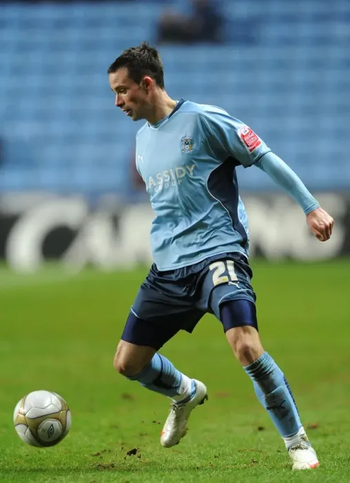 Framed Print : Coventry City's Michael McIndoe in FA Cup Action: Coventry City vs Portsmouth (January 12, 2010, Ricoh Arena) Framed Print : Coventry City's Michael McIndoe in FA Cup Action: Coventry City vs Portsmouth (January 12, 2010, Ricoh Arena)