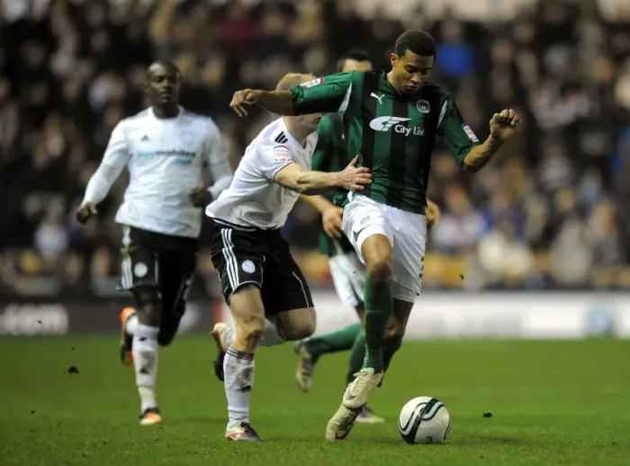 Framed Print : Cyrus Christie Evades Gareth Roberts: Coventry City vs. Derby County Npower Championship Showdown at Pride Park